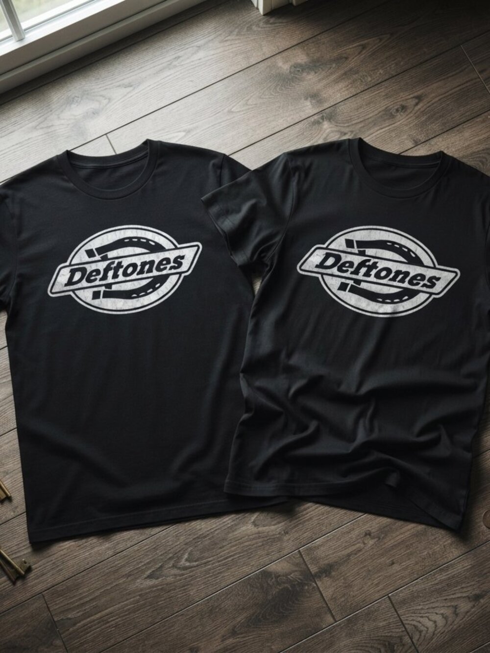 Vintage Deftones Horseshoe Logo Graphic Black T-Shirt